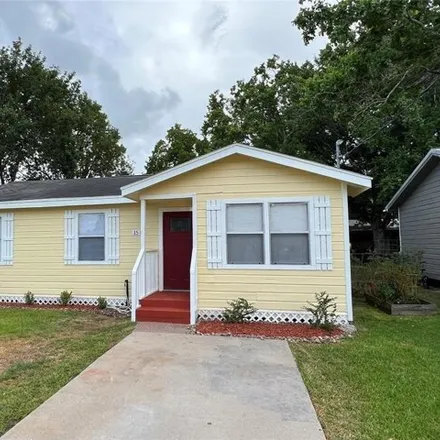Rent this 3 bed house on 1547 Avenue E in Danbury, Brazoria County