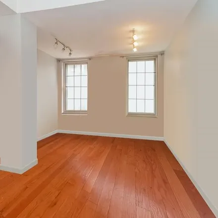 Image 2 - 158 Wayne Street, Jersey City, NJ 07302, USA - Loft for sale