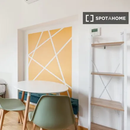 Rent this studio apartment on Università Cattolica del Sacro Cuore in Via Sant'Agnese, 2