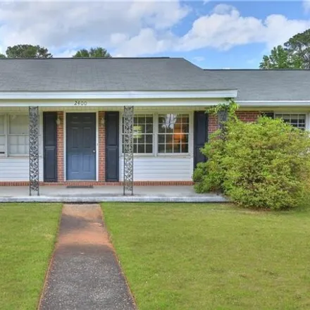 Buy this 3 bed house on 2400 Waverly Pkwy in Opelika, Alabama