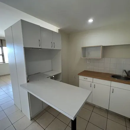 Image 3 - Cross Circle, Cape Town Ward 10, Bellville, 7505, South Africa - Apartment for rent