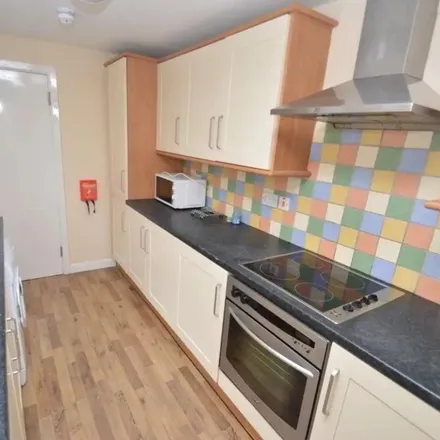 Rent this 5 bed apartment on Lisburn Avenue in Belfast, BT9 7EY
