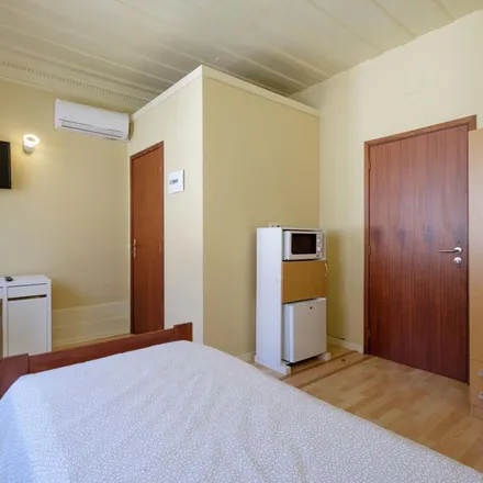 Image 2 - Loja da Gracita, Rua Martins de Carvalho, 3000-274 Coimbra, Portugal - Apartment for rent
