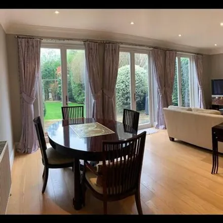 Image 2 - Floyer Close, London, TW10 6HS, United Kingdom - House for rent