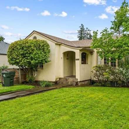 Buy this 5 bed house on 1638 Orchard Street in Eugene, OR 97403