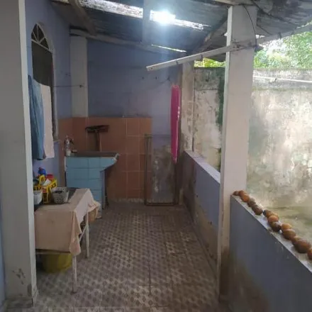 Buy this 4 bed house on Rua Professora Amélia Kelly in Centro, Nova Iguaçu - RJ