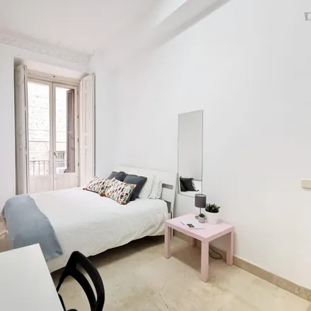 Rent this 7 bed room on Madrid in Calle de Bordadores, 7