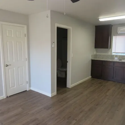 Image 3 - 264 South Crawford Avenue, Willows, CA 95988, USA - Apartment for rent