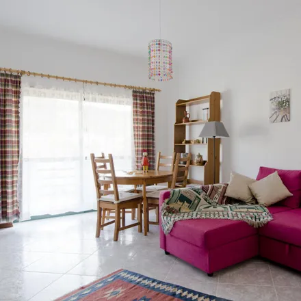 Image 5 - Rua de Almada, 2825-450 Costa da Caparica, Portugal - Apartment for rent