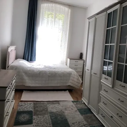 Rent this 3 bed apartment on Oppelner Straße 5 in 10997 Berlin, Germany