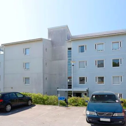 Rent this 2 bed apartment on Hepokuja 7 in 01230 Vantaa, Finland