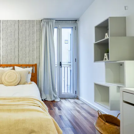 Rent this 5 bed room on Carrer de l'Arc del Teatre in 20, 08001 Barcelona