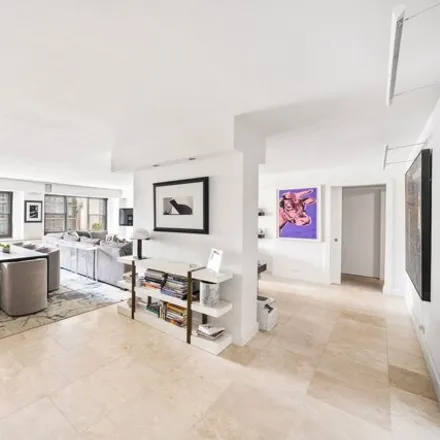 Image 4 - Carlton Towers, 200 East 64th Street, New York, NY 10065, USA - Apartment for sale