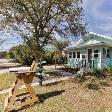 Buy this 2 bed house on 307 Ronnoc Lane in New Smyrna Beach, FL 32168