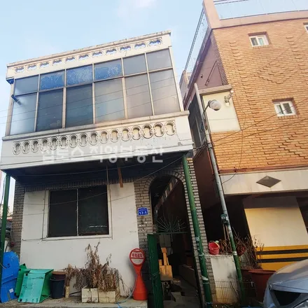 Rent this 2 bed apartment on 서울특별시 송파구 마천동 368-15