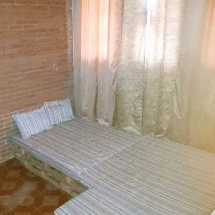 Rent this 3 bed townhouse on Parque Municipal de Santa Isabel in Jardim Monte Serrat, Santa Isabel