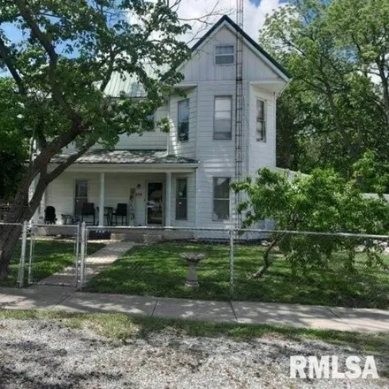 Buy this 4 bed house on 269 North Walnut Street in Pinckneyville, IL 62274