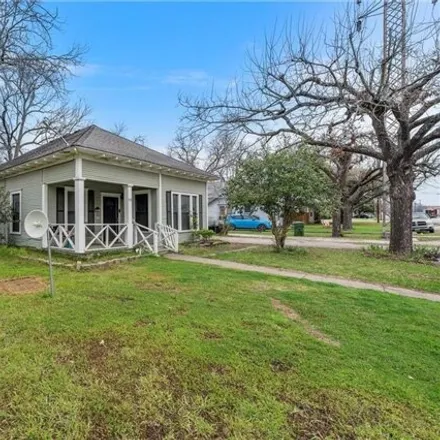 Image 2 - 370 South Reagan Street, West, McLennan County, TX 76691, USA - House for sale