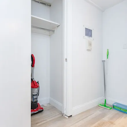 Image 2 - 105 Weirfield Street, New York, NY 11221, USA - Apartment for rent