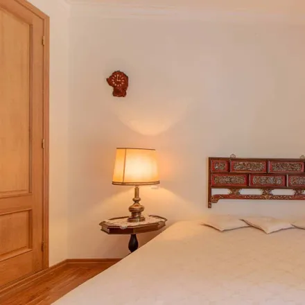 Rent this 5 bed room on R Medrosa 4A in Estrada da Medrosa, 2780-052 Oeiras