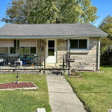 Buy this 2 bed house on 320 East 13th Street in Benton, KY 42025