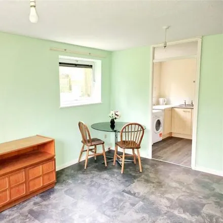 Image 3 - Bowen Court, Wake Green Park, Wake Green, B13 9XP, United Kingdom - Apartment for sale