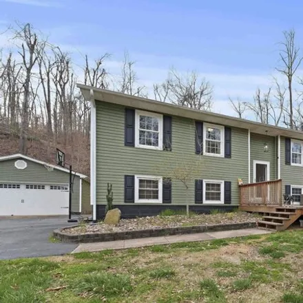 Buy this 3 bed house on Silver Run Road in Whites Creek, Boyd County