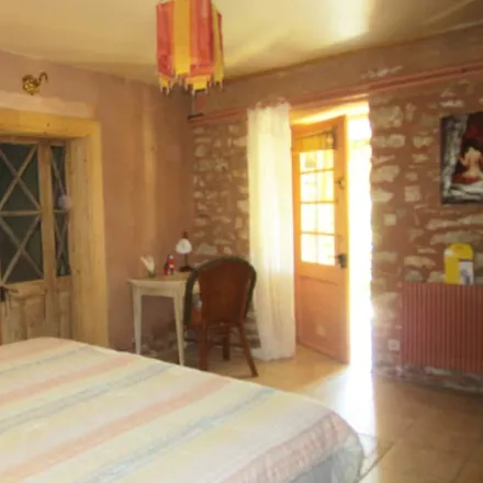 Rent this 3 bed townhouse on 24220 Marnac