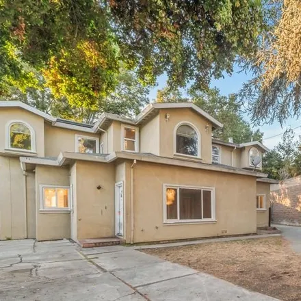 Buy this 3 bed house on 2007 Poplar Avenue in East Palo Alto, CA 94301