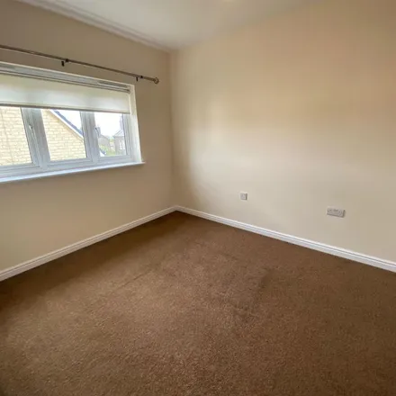 Image 1 - Baton Drive, Lindley, HD3 3QJ, United Kingdom - Apartment for rent