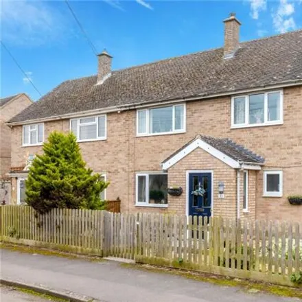 Buy this 3 bed duplex on Windmill Street in Deddington, OX15 0QW