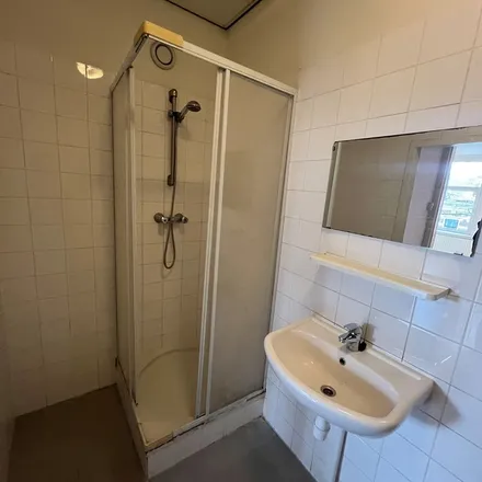 Rent this 1 bed apartment on Nieuwe Binnenweg 246A in 3021 GP Rotterdam, Netherlands