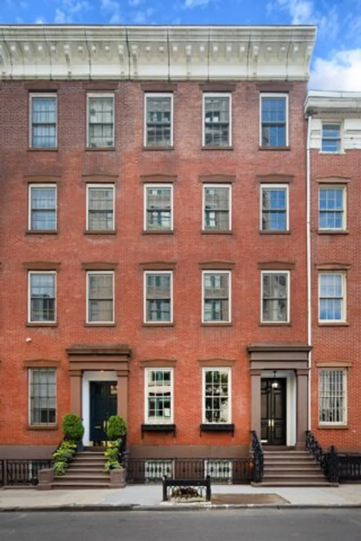 154 Waverly Place, New York, NY 10014, USA | 6 bed townhouse for rent
