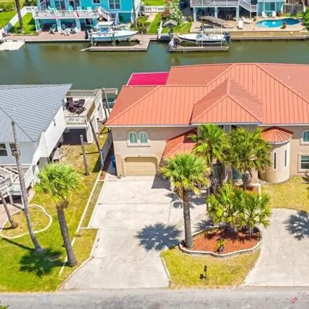 Buy this 5 bed house on 15 Curlew Drive in Rockport, TX 78382
