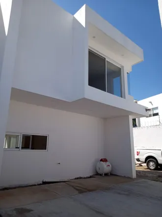 Buy this studio house on Calle 10 de Mayo in Lomas de Tzompantle, 62130 Tetela Del Monte