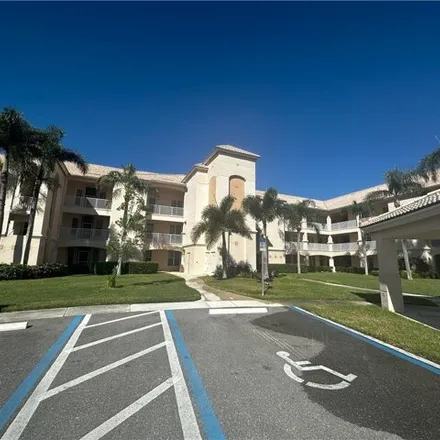 Rent this 2 bed condo on unnamed road in Lee County, FL 33908