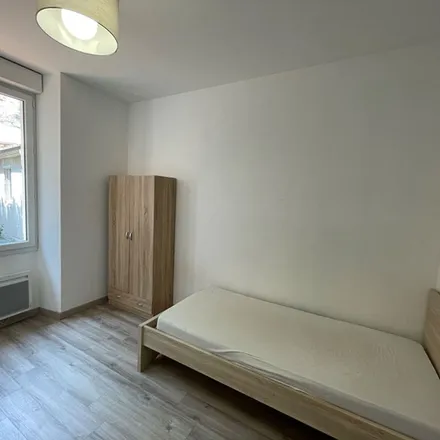 Image 1 - 1 Place des Arènes, 30000 Nîmes, France - Apartment for rent