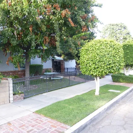 Buy this studio townhouse on 1205 Central Avenue in Fullerton, CA 92831