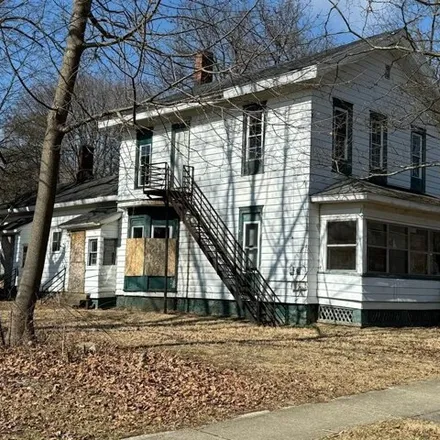 Buy this 4 bed house on 713 North Clinton Street in Albion, Calhoun County