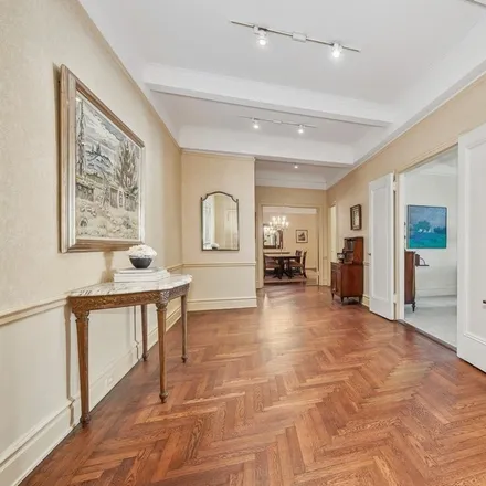 Image 2 - 911 Park Avenue, New York, NY 10075, USA - Condo for sale