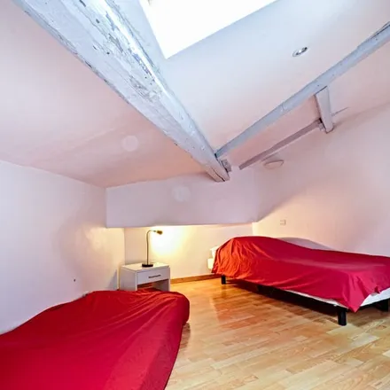Rent this 2 bed apartment on Nexeau Recherche De Fuites in Marseille (Paca), Rue de l'Écluse