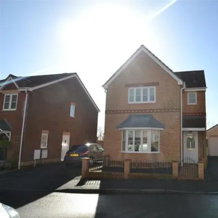 Rent this 3 bed house on Fairplace Close in Broadlands, CF31 5BY