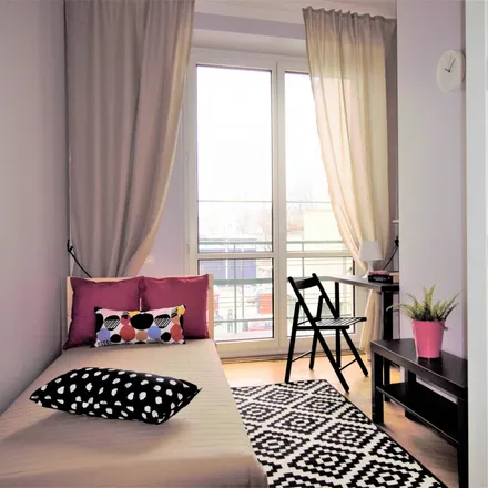 Rent this 6 bed room on Stefana Jaracza 3 in 00-378 Warsaw, Poland