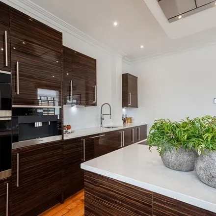 Image 3 - Palace Wharf, 6-23 Rainville Road, London, W6 9HB, United Kingdom - Apartment for rent