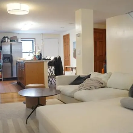 Image 2 - 76 Downing Street, New York, NY 11238, USA - House for rent