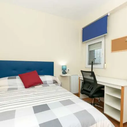 Rent this 4 bed apartment on Colegio Nuestra Señora de la Consolación in Calle Arzobispo Guerrero, 23