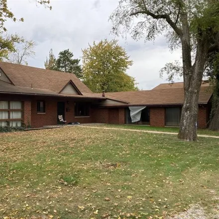 Buy this 3 bed house on New Trenton Road in Highland, IL 62249