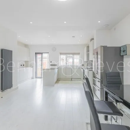 Image 8 - Colin Park Road, London, NW9 6HT, United Kingdom - Duplex for rent
