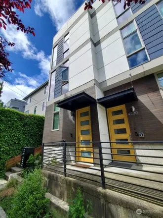 Image 4 - 4237 Evanston Ave N, Seattle, Washington, 98103 - Townhouse for sale