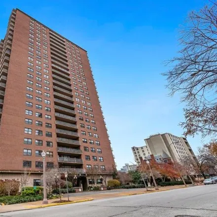 Buy this 1 bed condo on Executive House Apartments in 4466 West Pine Boulevard, St. Louis